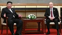 Путин и Ким Чен Ын после встречи в Пекине обнялись на прощание