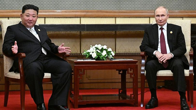 Путин и Ким Чен Ын после встречи в Пекине обнялись на прощание