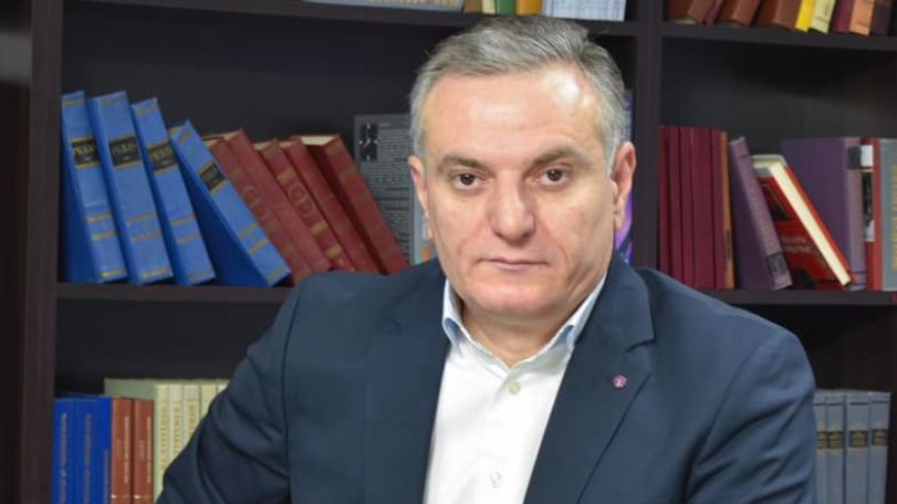 Նիկոլ Փաշինյանը՝ ի պատասխան մեղմում, այնուհետև գնահատանքի խոսքեր է հղում Սևանա լճին Գյոյչա անվանած Ալիևին. Արտակ Զաքարյան