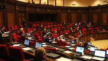 Գործարար պատգամավորները դեմ են քվեարկել ակցիզային հարկը բարձրացնող օրինագծին (լուսանկար)