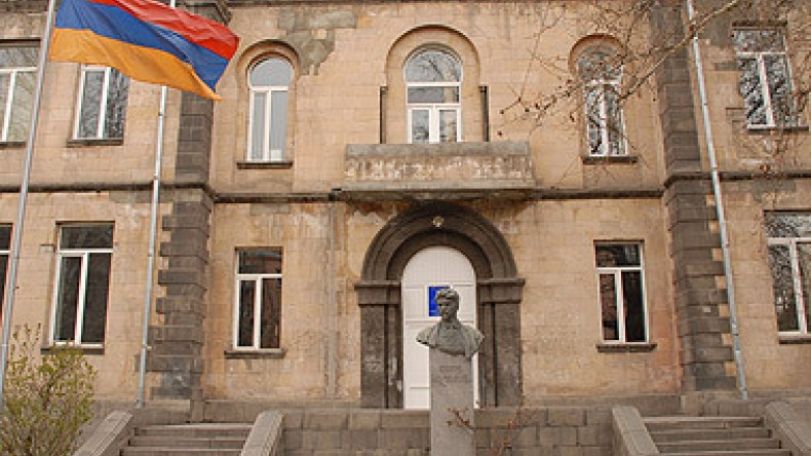 Կարգապահական տույժեր` Երևանի երկու դպրոցի տնօրեններին