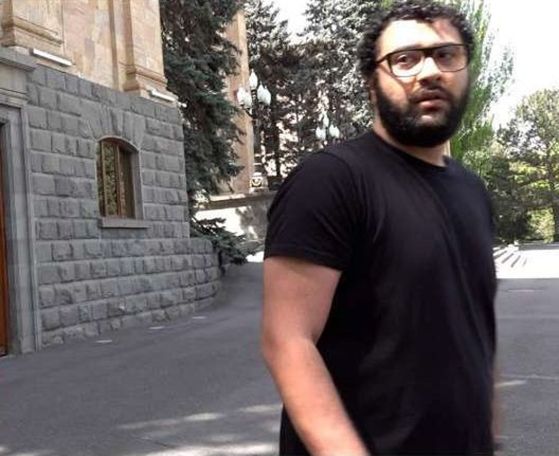 Адвокаты сообщили о принятом решении задержать помощника Левона Кочаряна