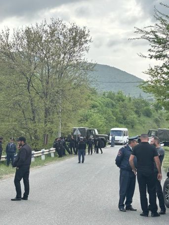 Armenian Defense Ministry denies reports of Azeri shooting