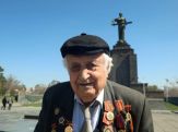 103-летний ветеран ВОВ Грант Карапетян пишет картины о родном Ереване