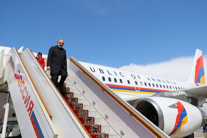 Пашинян прилетел в Москву на саммит ЕАЭС и встречу с Путиным