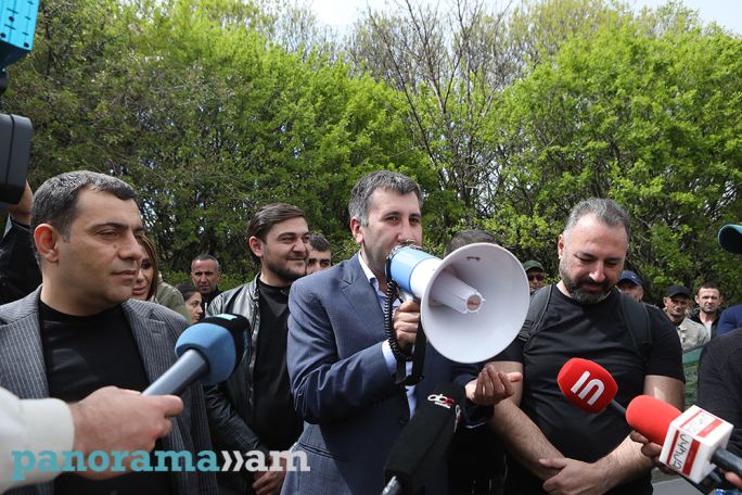 Public employees in Armenia reportedly warned against joining rallies