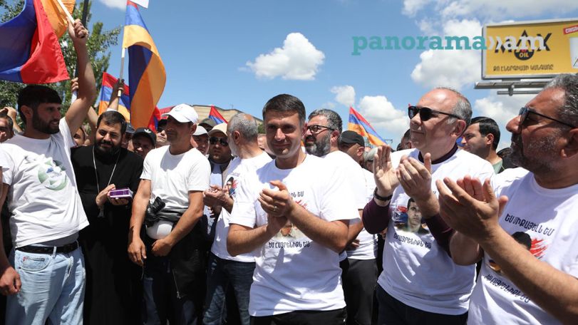 Political analyst slams Armenian government's policy