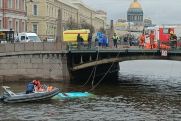 Санкт-Петербург: пассажирский автобус упал с моста в реку Мойку, в нем находились около 20 человек