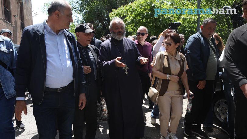 Ամո՜թ, ամո՜թ. ԳԱԱ-ն փակել էր իր դռները