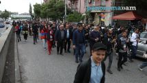 Marchers led by Archbishop Bagrat head to Journalists Union of Armenia