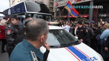 Что происходит на прилегающих к площади Свободы в Ереване улицах. Фоторепортаж
