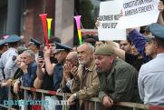 В отделениях полиции у задержанных участников акций требуют пароли телефонов – правозащитники