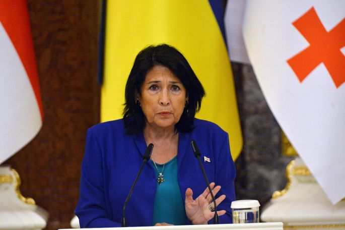Բողոքի ակցիաների ֆոնին Զուրաբիշվիլին Մակրոնին կոչ է արել այցելել Թբիլիսի