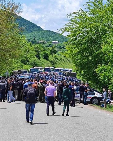 Armenian border village facing food problem amid entry ban