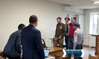 В зале суда в Ереване политзаключенных Н. Самсоняна и В.Сагателяна встретили аплодисментами и скандированиями «Свободу! Свободу!»