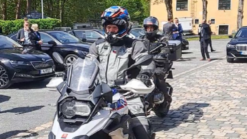 Президент Чехии Петр Павел попал с травмами в больницу после аварии на мотоцикле
