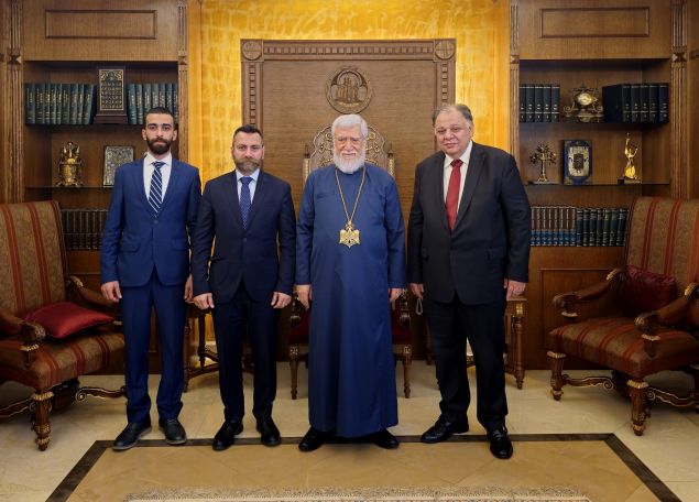Catholicos Aram I meets with SDHP members