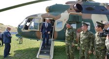 Փաշինյանի ուղղաթիռն արտակարգ վայրէջք է կատարել Վանաձորի մարզադաշտում