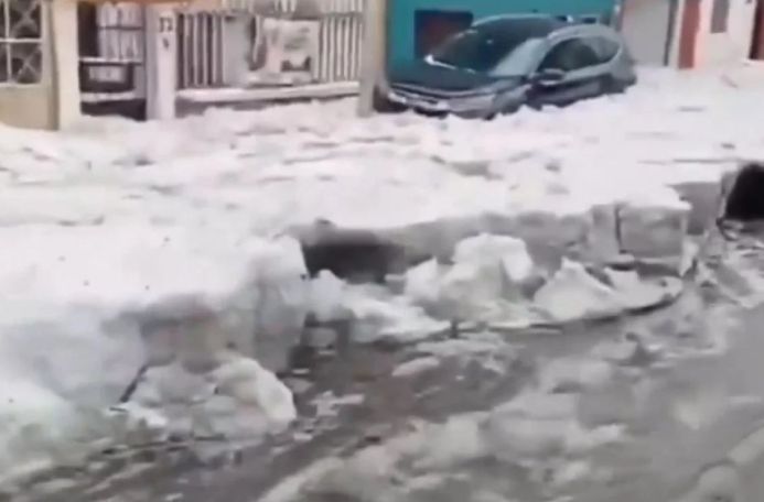 В мексиканском городе Пуэбла началось «снежное» наводнение