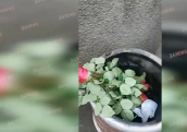 В Киранце жители убрали цветы, возложенные сегодня Николом Пашиняном к памятнику павшим