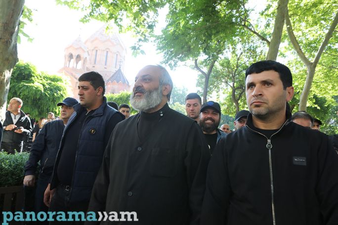 Սուրբ Աննա եկեղեցու բակից երթով շարժվեցին դեպի Սայաթ Նովա. ՈՒՂԻՂ