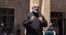 Архиепископ Баграт Галстанян: Отправимся колонной в мемориальный комплекс «Сардарапат»