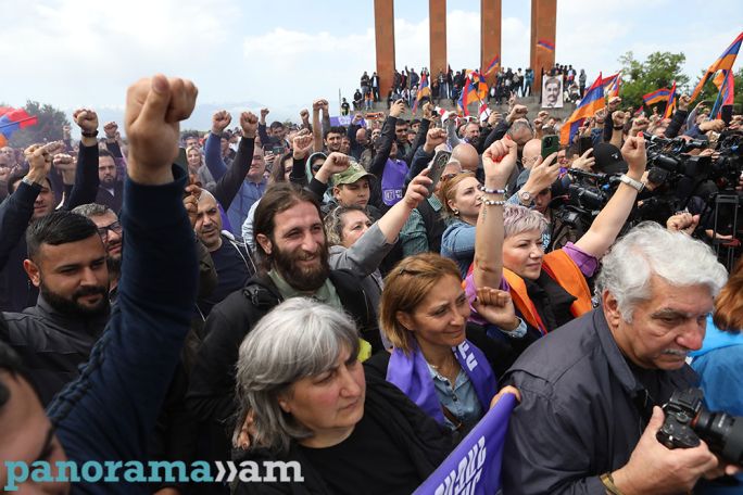 Rather than fizzling out, the movement to replace Pashinyan is gaining strength