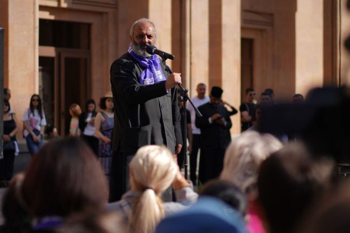 Protesters led by Archbishop Bagrat march to Interior Ministry
