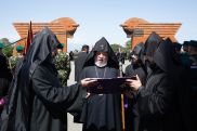 Փաստաբան. Ըստ օրենքի, որևէ հրավեր կամ թույլտվություն չի կարող պահանջվել կամ սահմանվել Վեհափառի համար