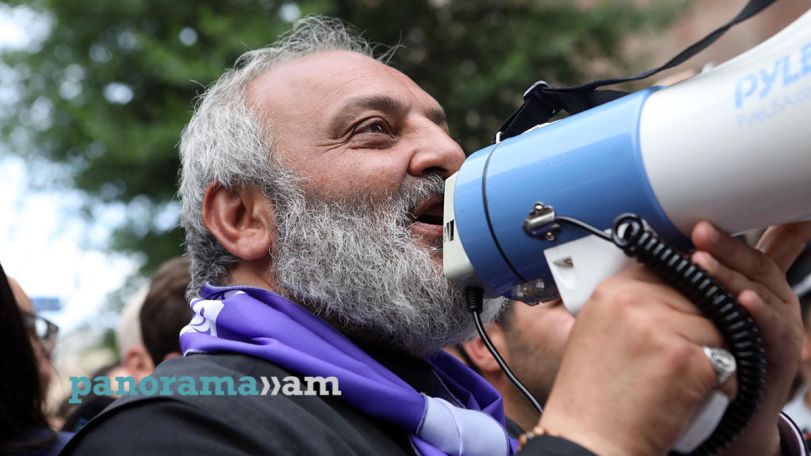 Բագրատ Սրբազանը՝ Գագիկ Ծառուկյանի հետ հանդիպման մասին