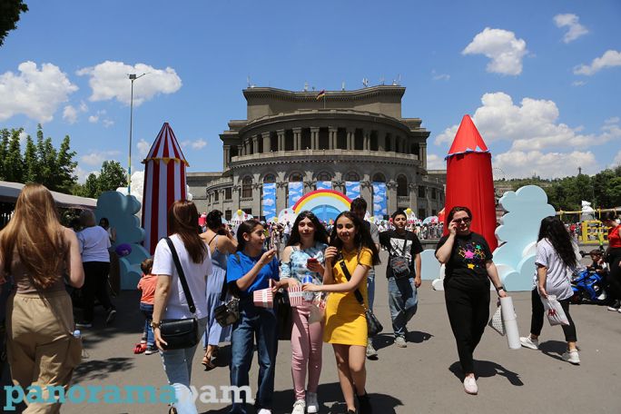 1 июня в календаре праздников: День защиты детей и Всемирный день родителей