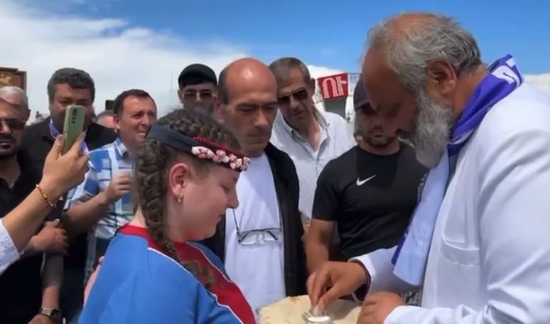 Motorcade rally led by archbishop reaches Armenia's Gyumri