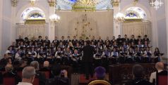 Ս. Էջմիածնի տոնի առիթով Պոլսում հանդես է եկել ամենահին ու ամենամեծ եկեղեցական երգչախումբը