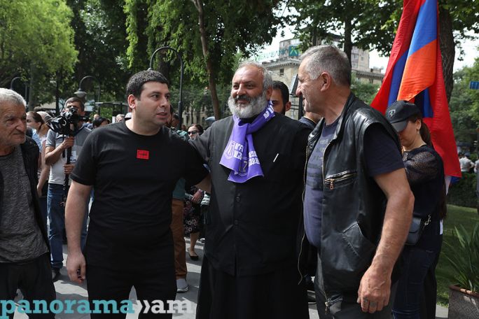 LIVE: Archbishop Bagrat leads march in Yerevan