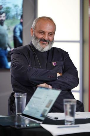 «Если бы это было невозможно, нас бы сегодня не было на площади»: архиепископ Баграт Галстанян о достижении успеха без внешней поддержки