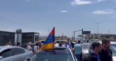 Archbishop Bagrat leads motorcade rally to Vanadzor