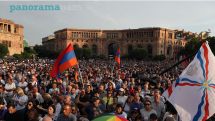 Митинг движения во главе с архиепископом Багратом Галстаняном – на площади Республики в Ереване. Фоторепортаж