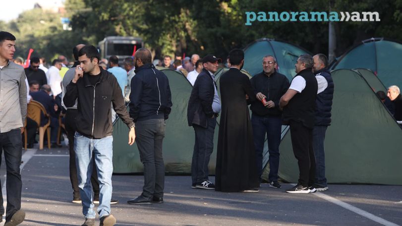 More protesters gather outside Armenian parliament ahead of sitting