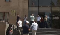 Մարզերում մարդիկ մեքենաների մեջ են գիշերում, որպեսզի կարողանան անձնագիր փոխել, գնալ հանգստի
