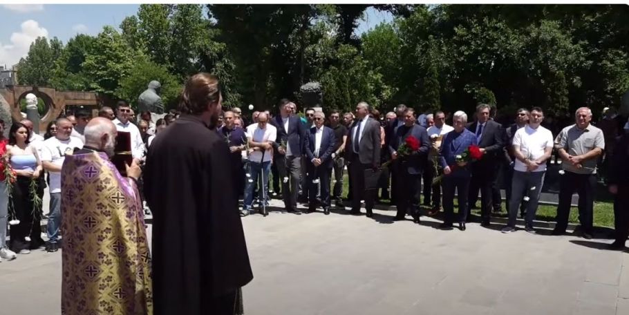 Serzh Sargsyan pays tribute to late PM Andranik Margaryan