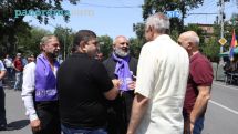 Protesters march to Armenian government