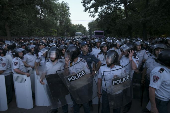 IPI: Anyone responsible for violence against journalists in Yerevan must be held accountable
