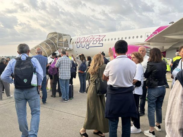 Самолет Wizz Air с опозданием более 12 часов вылетел из Милана в Ереван