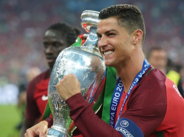Роналду первым в истории сыграл на 6 чемпионатах Европы по футболу