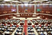 Парламент Азербайджана обратится к Алиеву с просьбой провести досрочные выборы