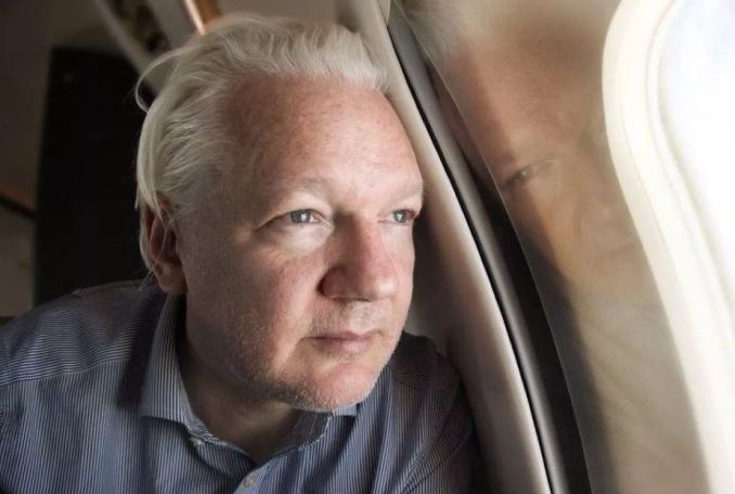 Основатель Wikileaks Джулиан Ассанж прибыл в Австралию