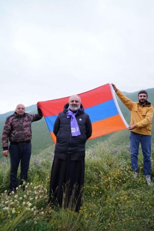Բագրատ Սրբազանի երգը՝ Խուստուփի լանջին