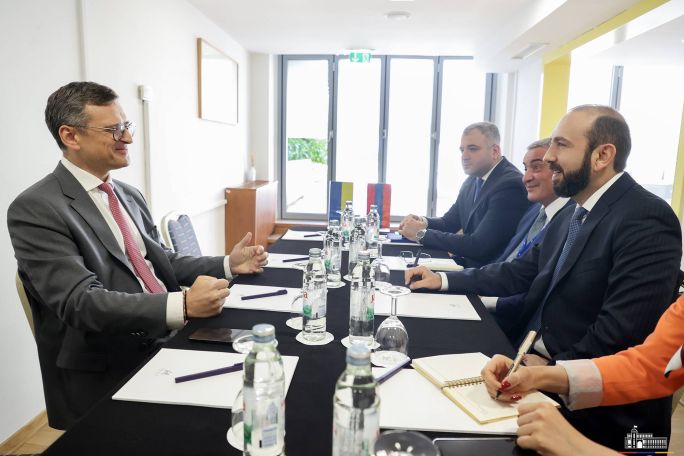 Արարատ Միրզոյանը հանդիպել է Ուկրաինայի ԱԳ նախարարին