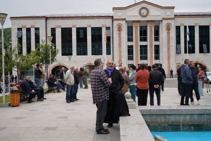 Բագրատ Սրբազանը Կապանում է