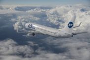 Вылетевший из Тюмени в Ереван самолет вернулся в аэропорт из-за отказа автопилота
